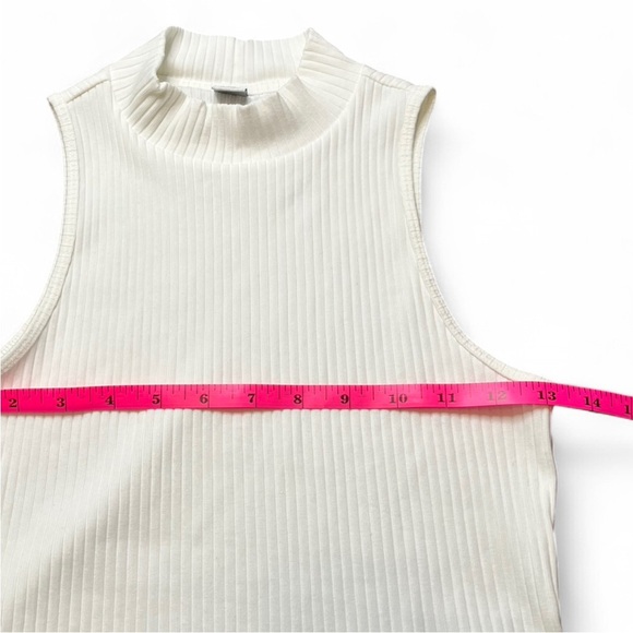 Old Navy Women's Ivory Ribbed mock neck Tank Top size XS petite - Picture 5 of 6